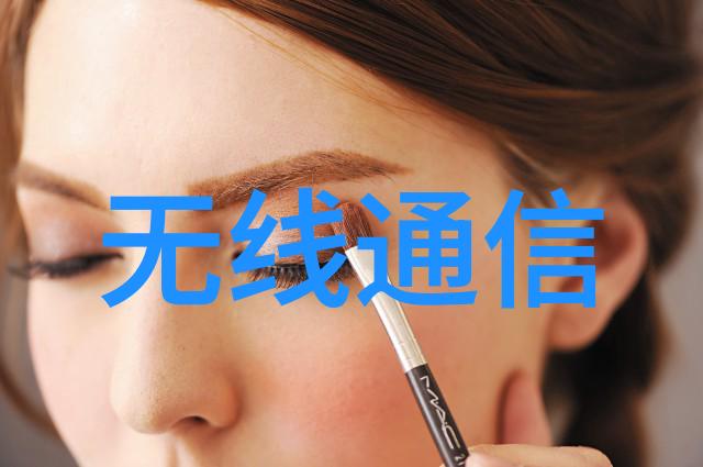 绽放的雪花与沉默的小城小城之冬