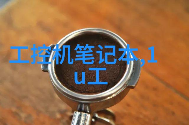双人床上打扑克的温馨夜晚