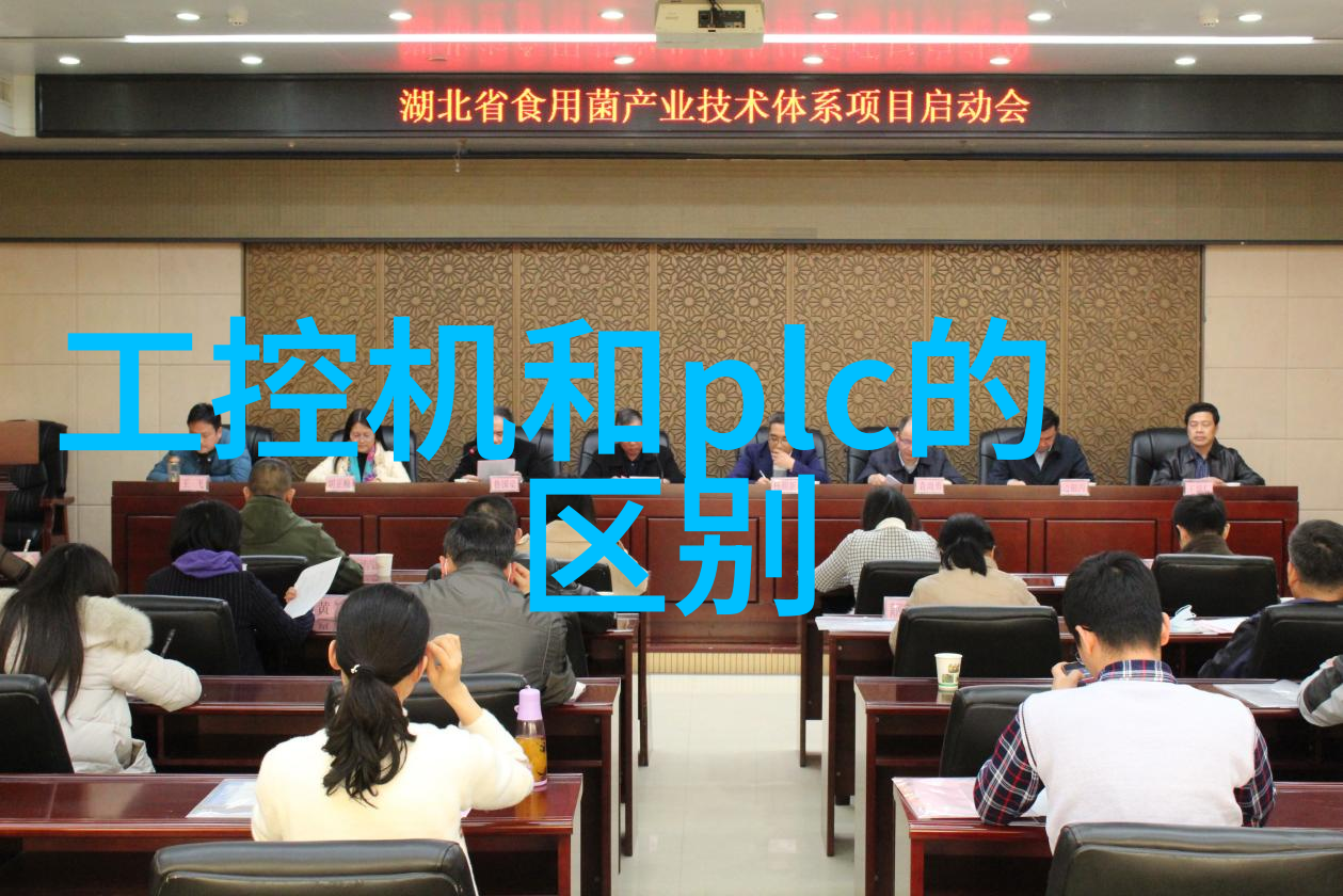 小雪尝禁果又粗又大的动态视频甜美女孩的果实探险