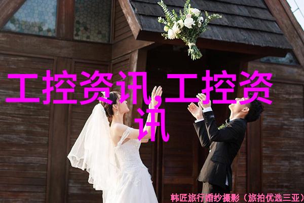艺术画作与书籍架