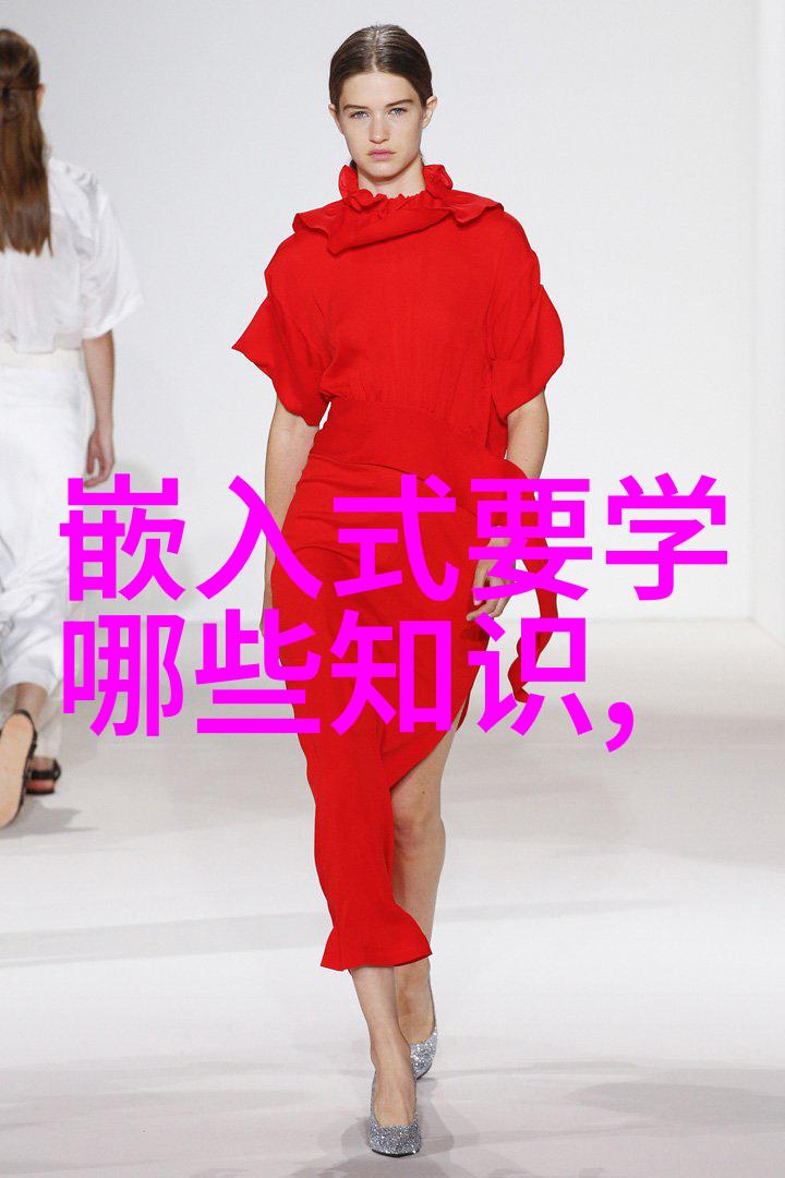 男女在一起拔萝卜的欢乐时光男女搭配的田园生活