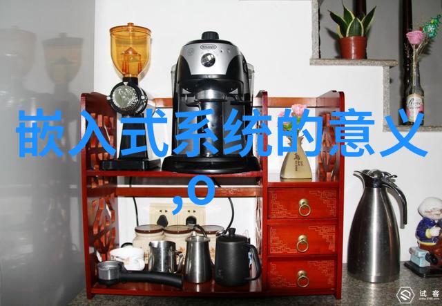 在遥远的未知世界里有一家神秘的小点摄影店主打儿童写真和全家福然而想要成为一名伟大的旅行摄影师你必须学